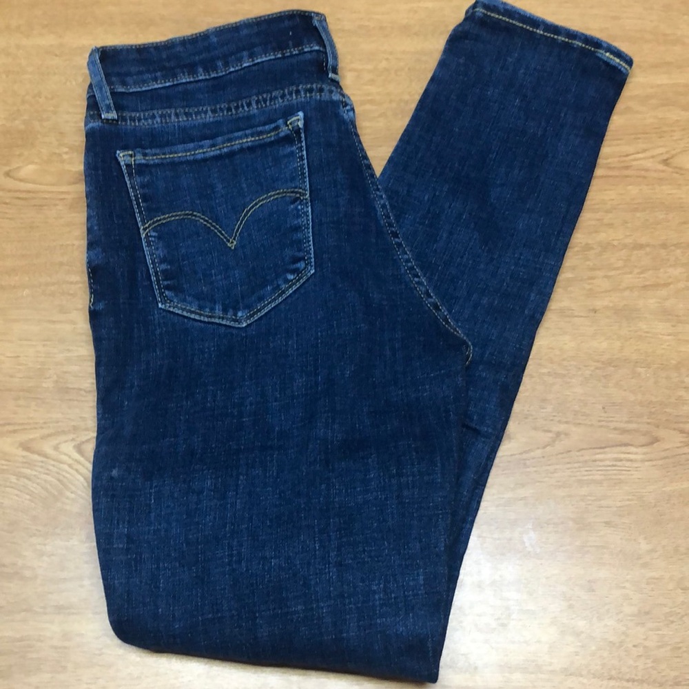 Levi jeans..ripped knees